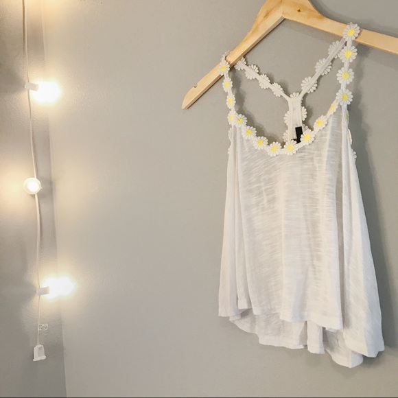 Forever 21 Tops - Daisy Crop Forever 21 Tank - Small
